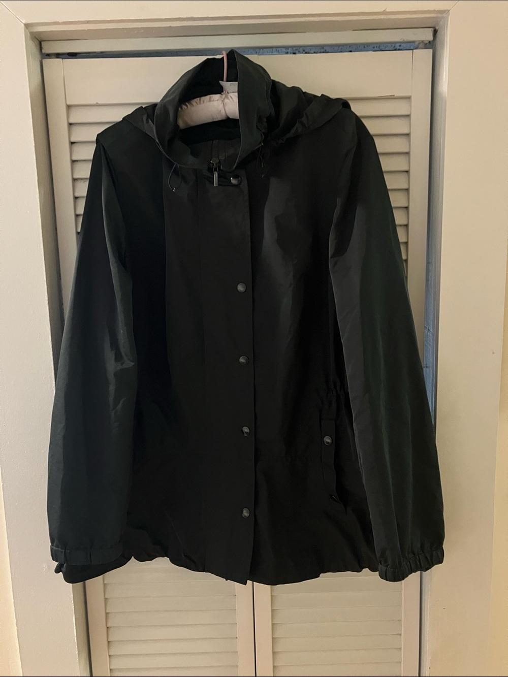 Akris Punto Black Utility Hooded Rain Jacket Size 14